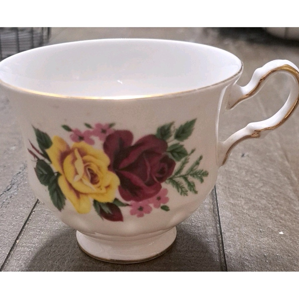 Vintage Queen Anne Bone China Teacup Floral Roses Gold Trim England